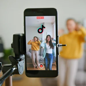 Marketplace na era do TikTok: Como os vídeos curtos ajudam a vender mais